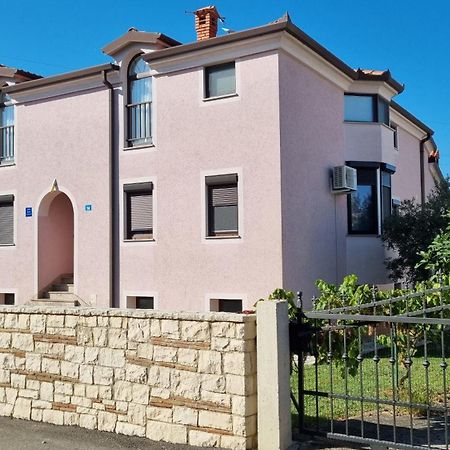 Apartma Katy Διαμέρισμα Ουμάγκ Εξωτερικό φωτογραφία