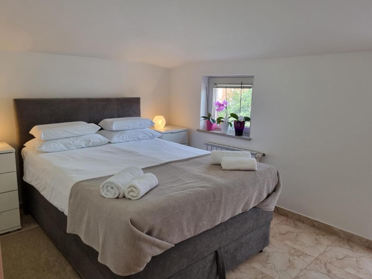 Apartma Katy Διαμέρισμα Ουμάγκ Εξωτερικό φωτογραφία