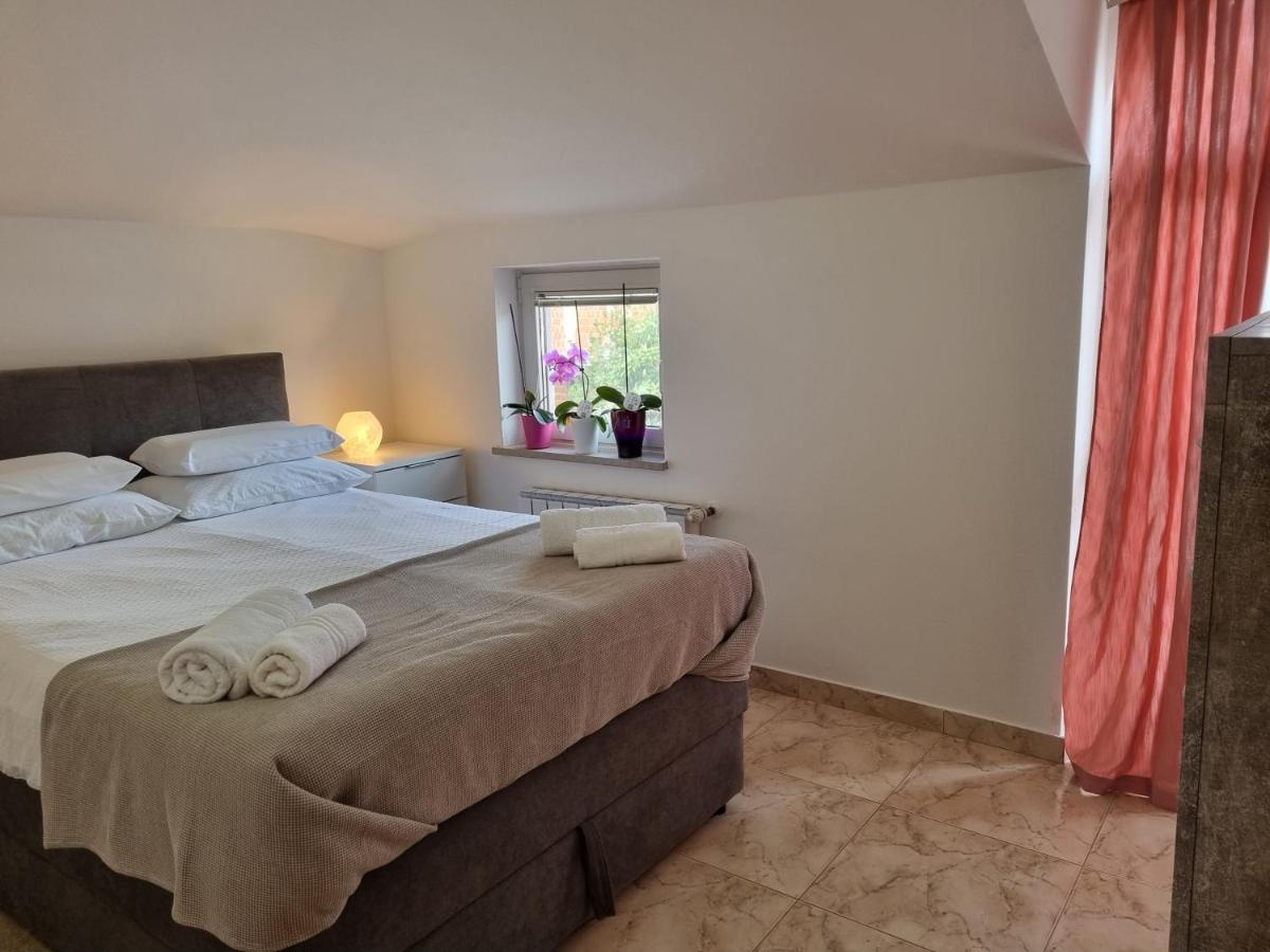 Apartma Katy Διαμέρισμα Ουμάγκ Εξωτερικό φωτογραφία