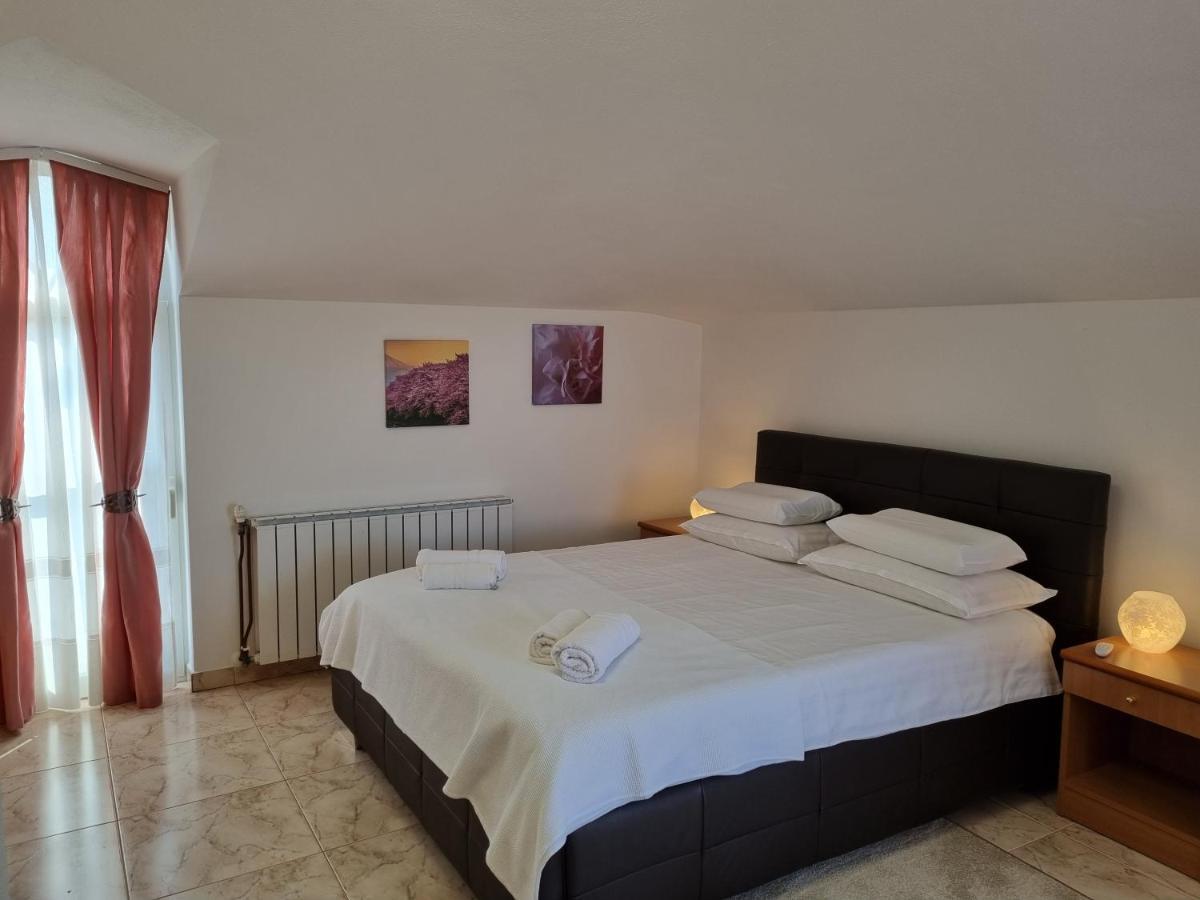 Apartma Katy Διαμέρισμα Ουμάγκ Εξωτερικό φωτογραφία