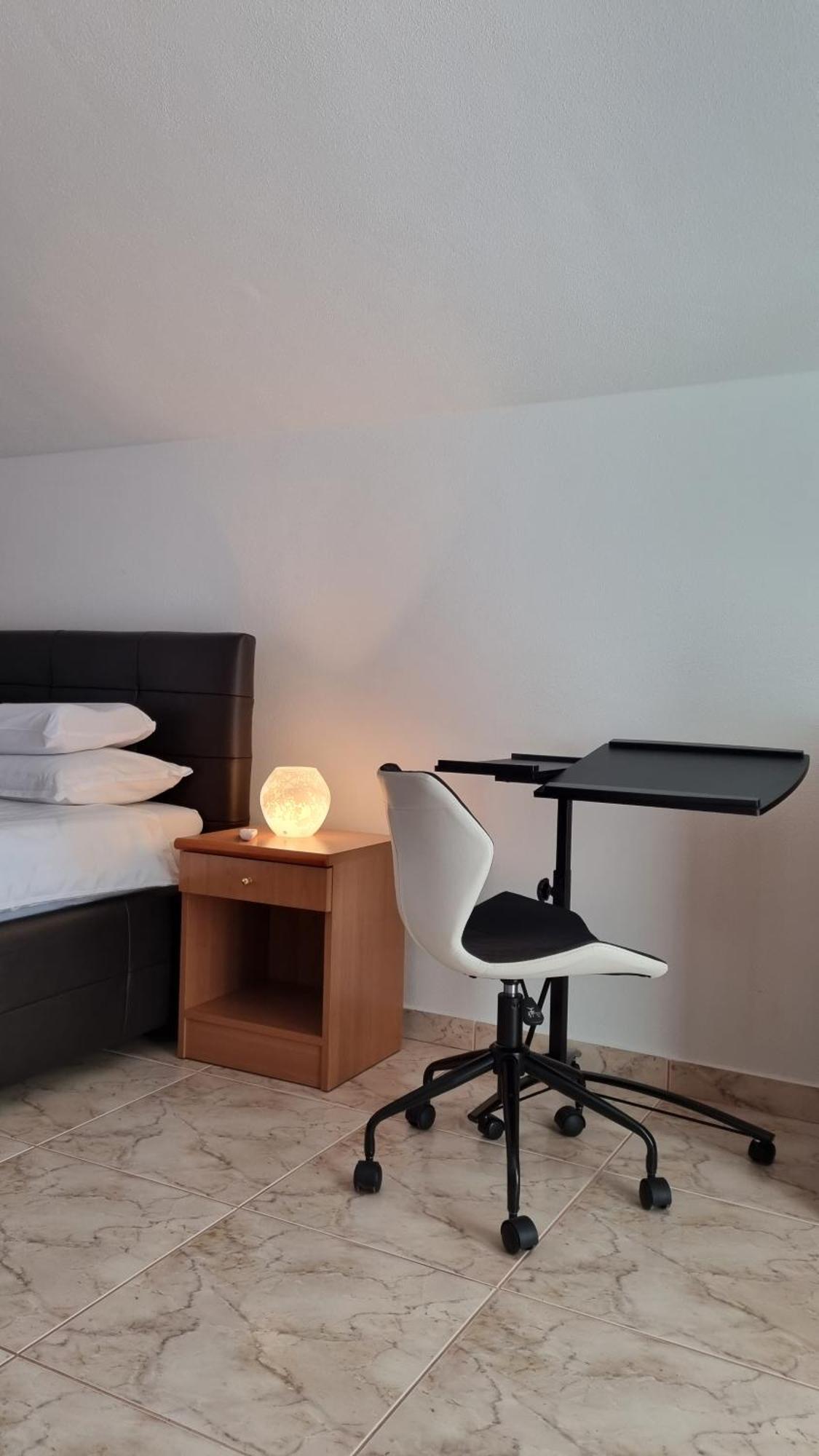 Apartma Katy Διαμέρισμα Ουμάγκ Εξωτερικό φωτογραφία